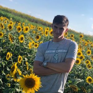 Meet your Posher, Logan